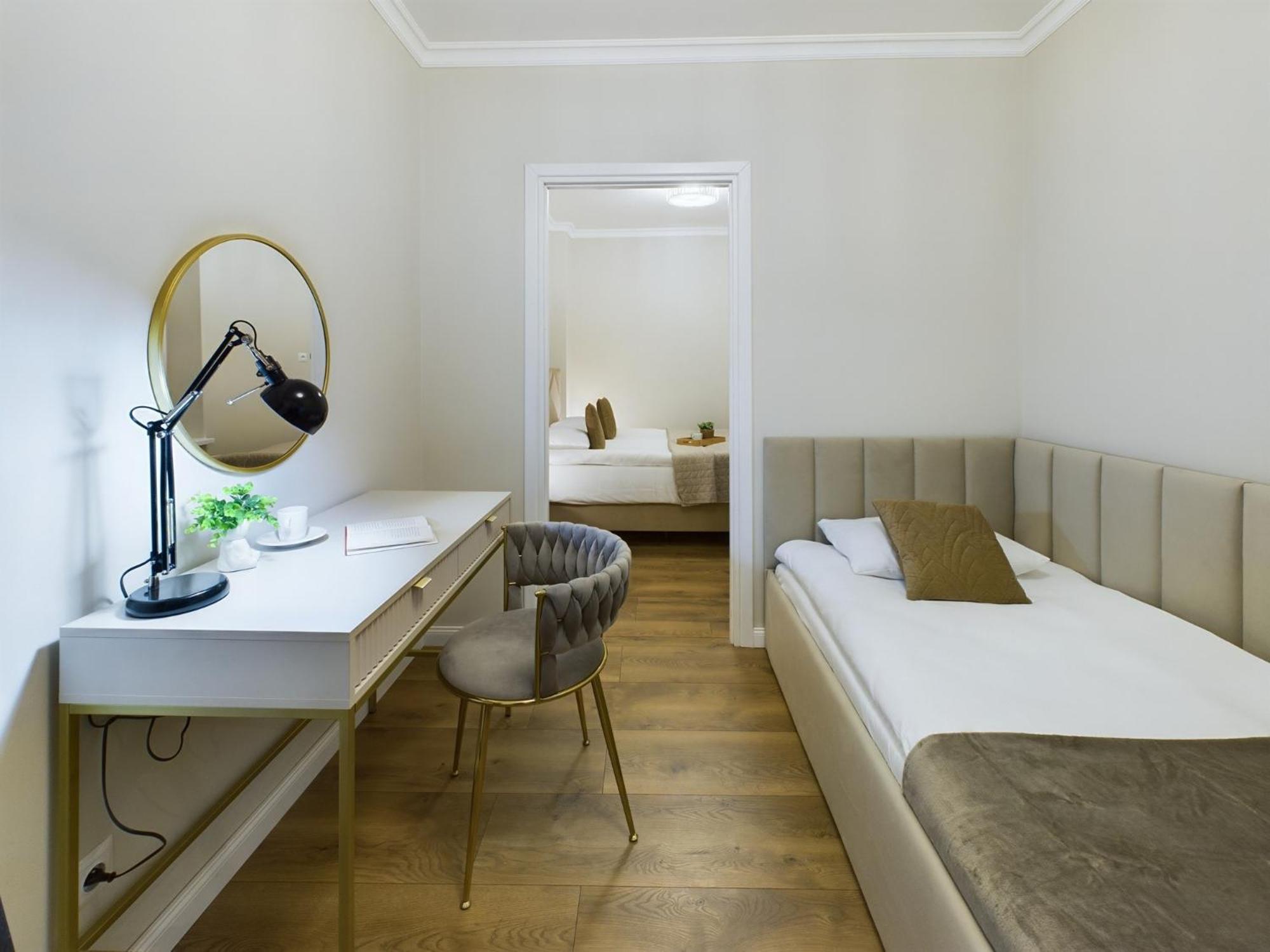 Apartments Dietla Cracow By Noclegi Renters Краків Екстер'єр фото